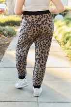 Load image into Gallery viewer, Celeste Design Full Size Leopard Contrast Sweatpants
