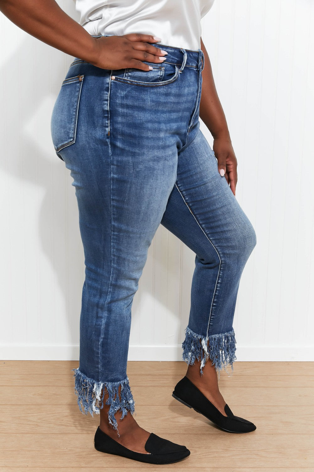 Judy Blue Alex Full Size Frayed Hem Relaxed Jeans