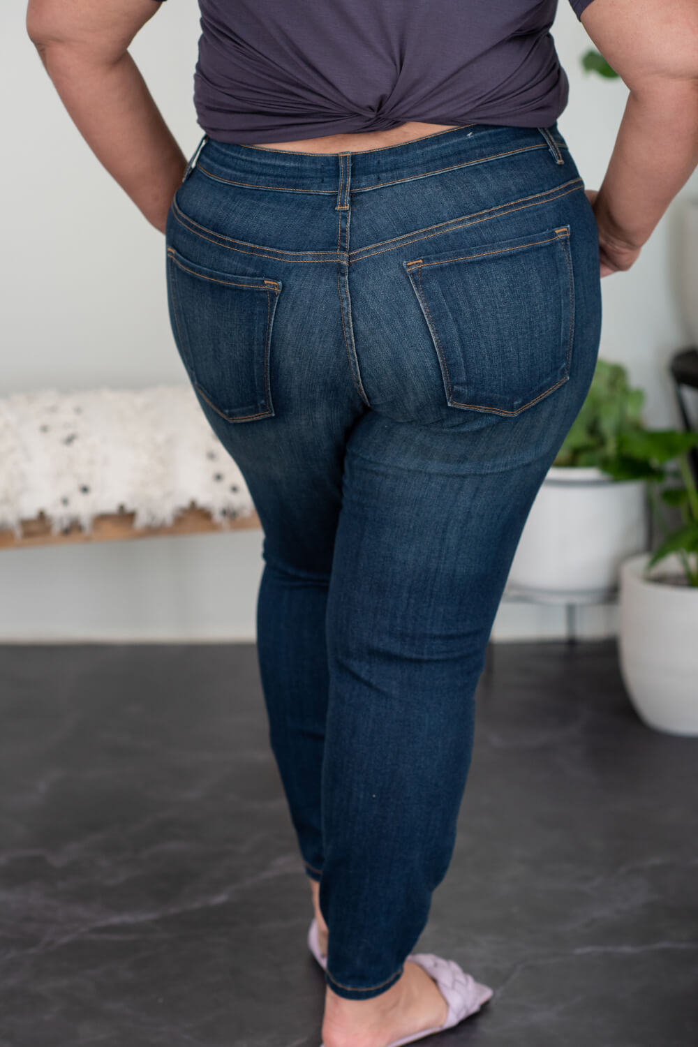 Judy Blue Laurie Full Size Mid-Rise Relaxed Jeans with Handsanding