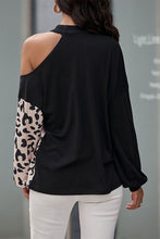 Load image into Gallery viewer, Two-Tone Leopard Cold Shoulder Top
