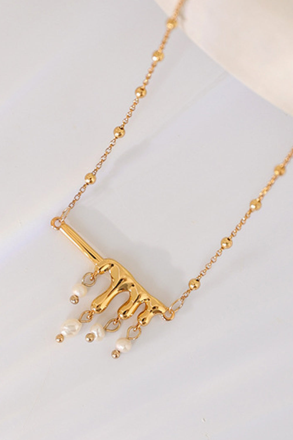 Asymmetrical Pearls Bar Necklace