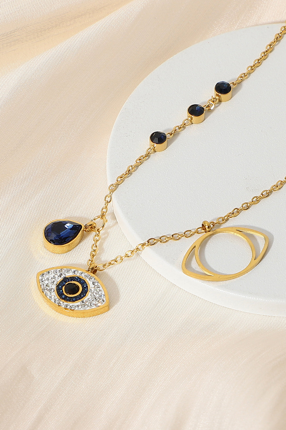 Eye Pendant Necklace