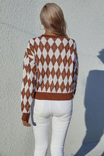 Load image into Gallery viewer, Two-Tone Argyle Crewneck Sweater
