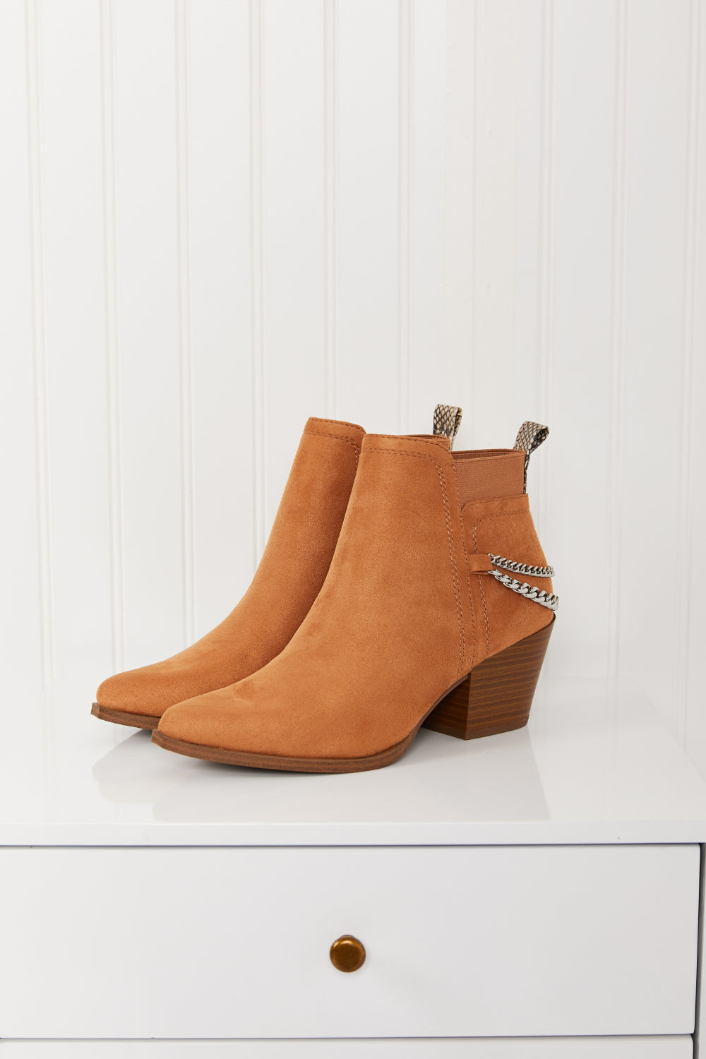 Fortune Dynamic Westside Pointed Toe Chain Detail Ankle Booties