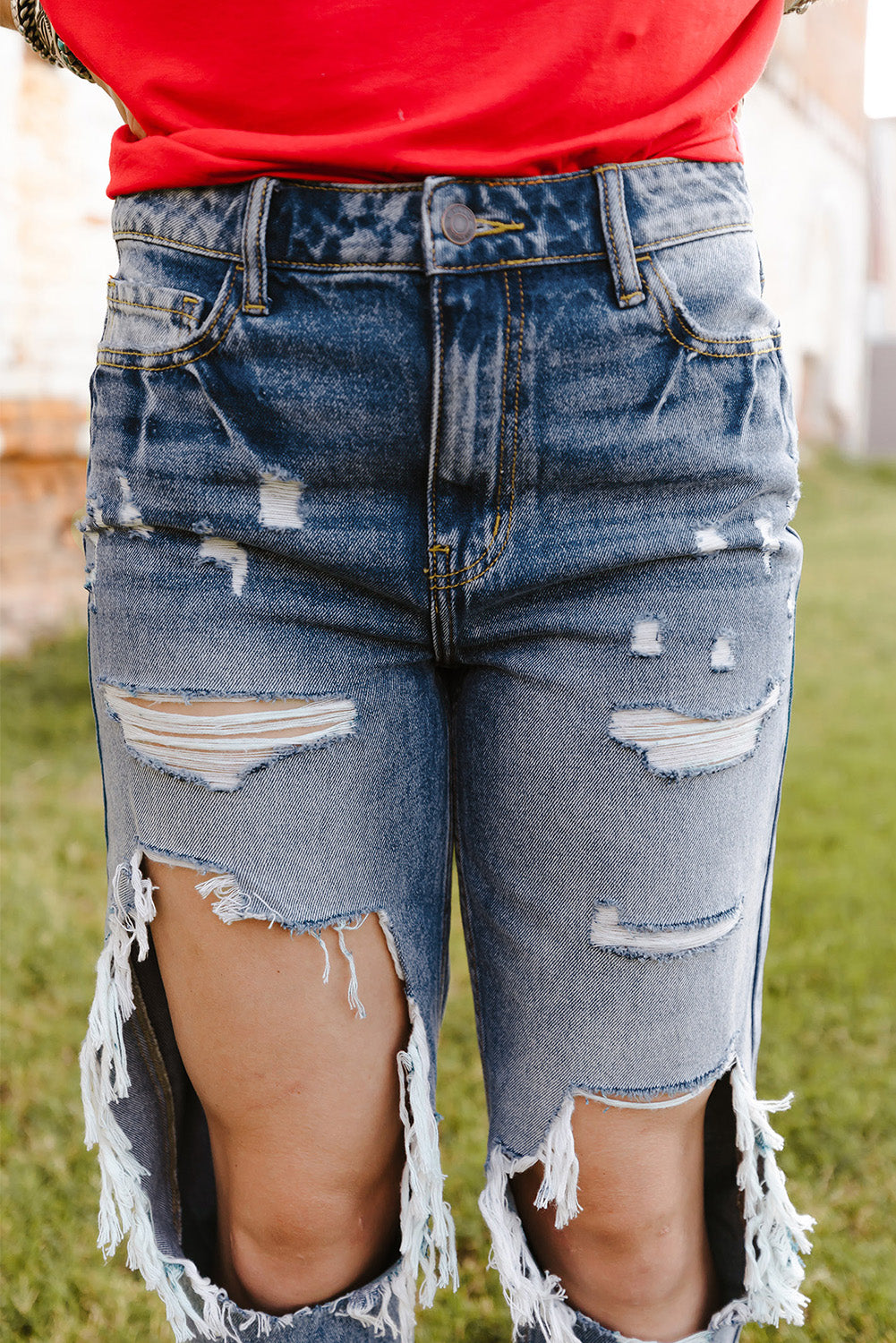 Distressed Frayed Hem Jeans