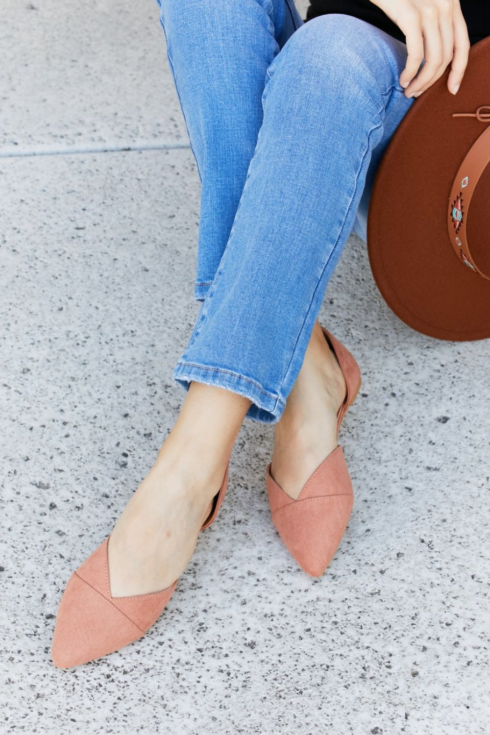 Qupid Simple and Chic Pointed Toe Ballet Flats in Sunkiss