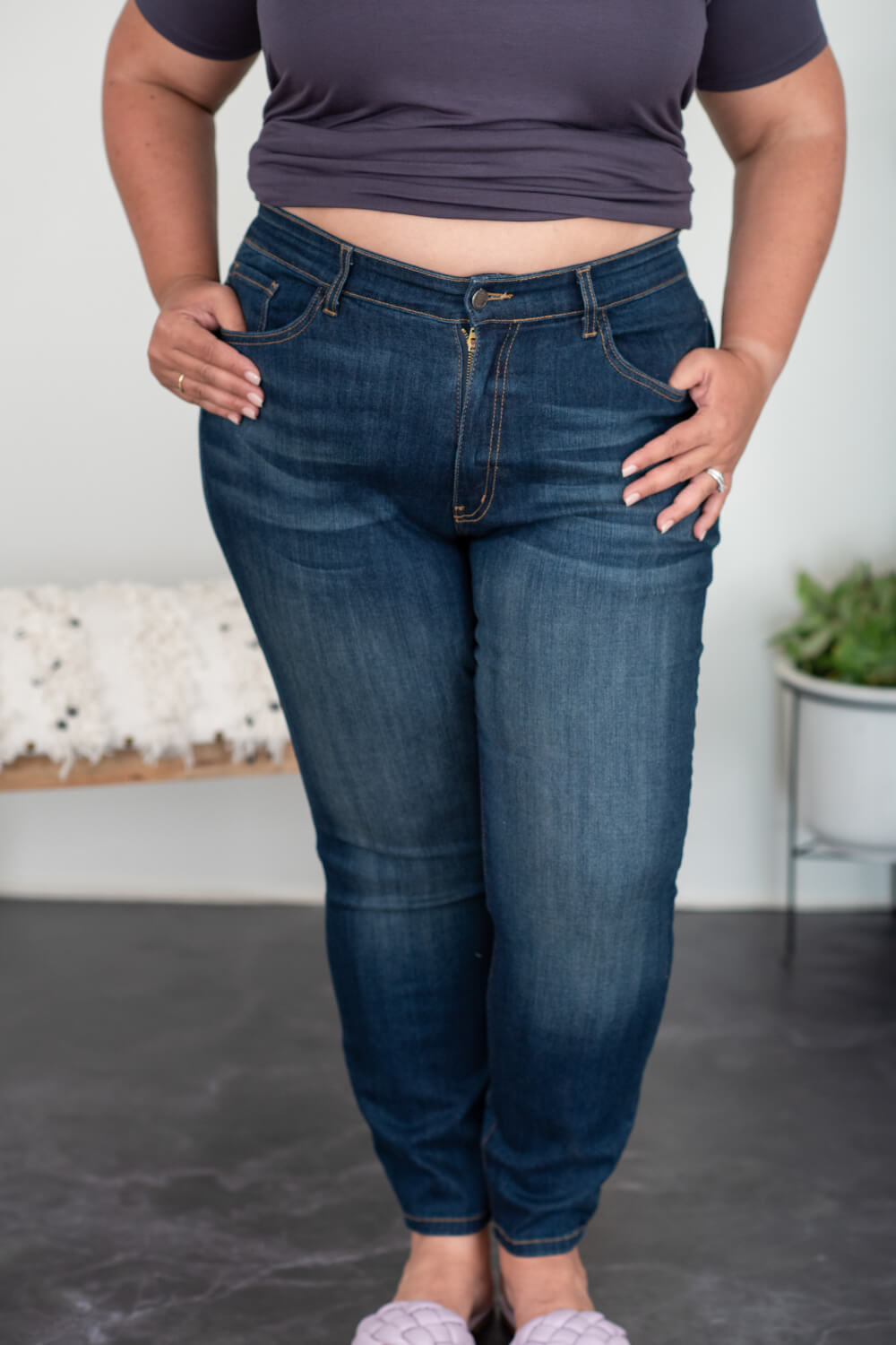 Judy Blue Laurie Full Size Mid-Rise Relaxed Jeans with Handsanding