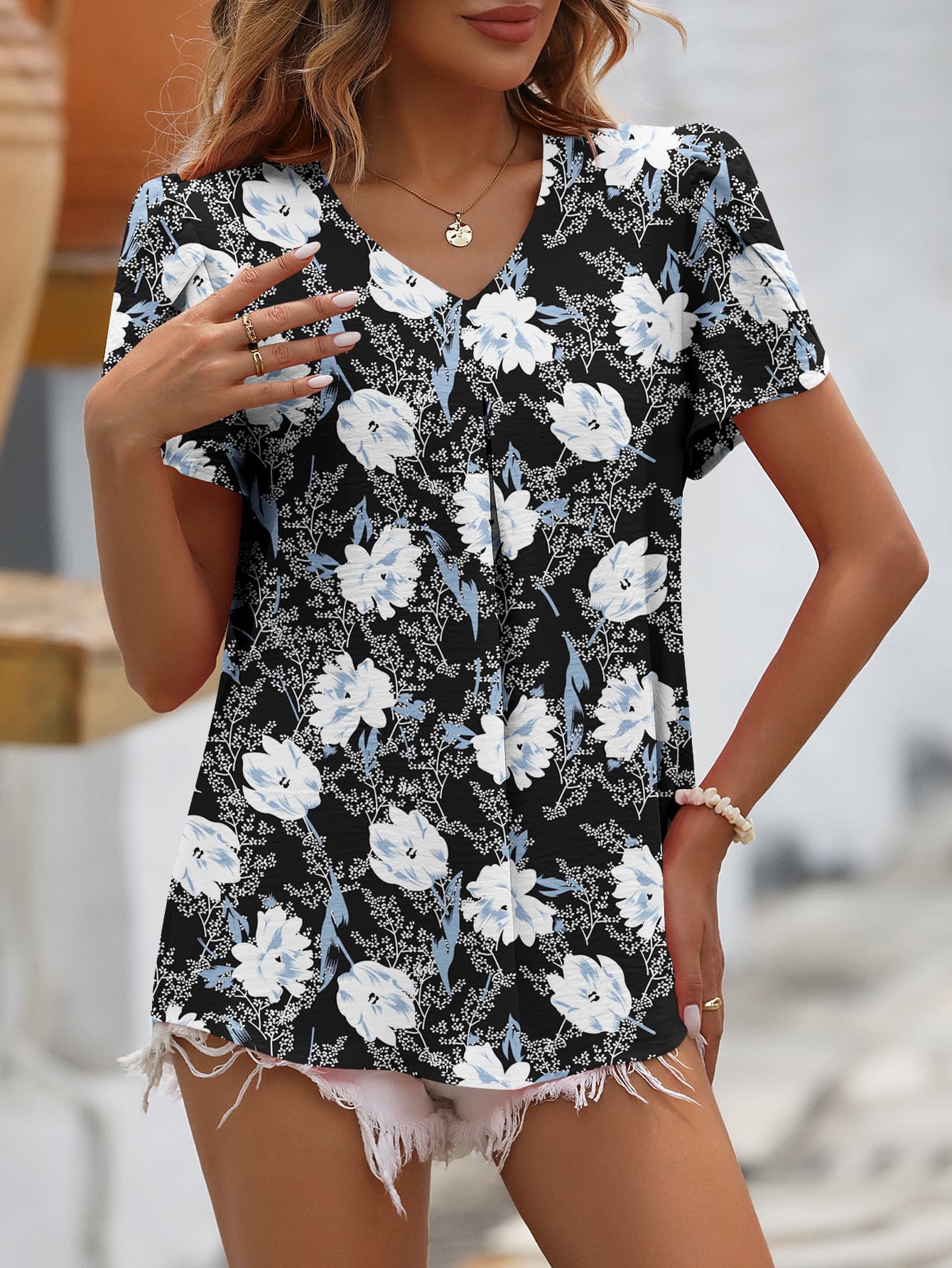 Ruche V-Neck Petal Sleeve Top