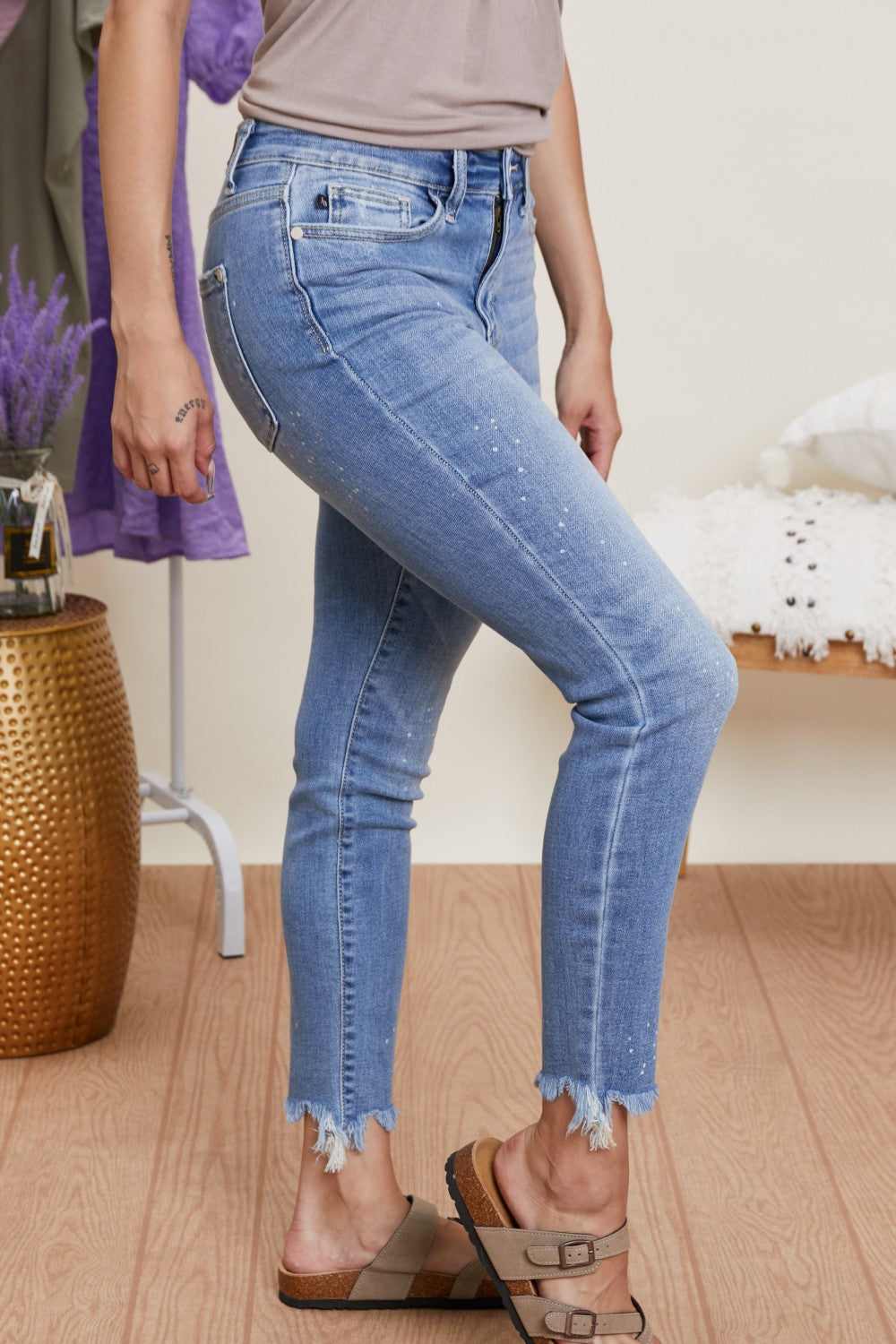 Judy Blue Scarlett Full Size Bleach Splash Frayed Skinny Jeans