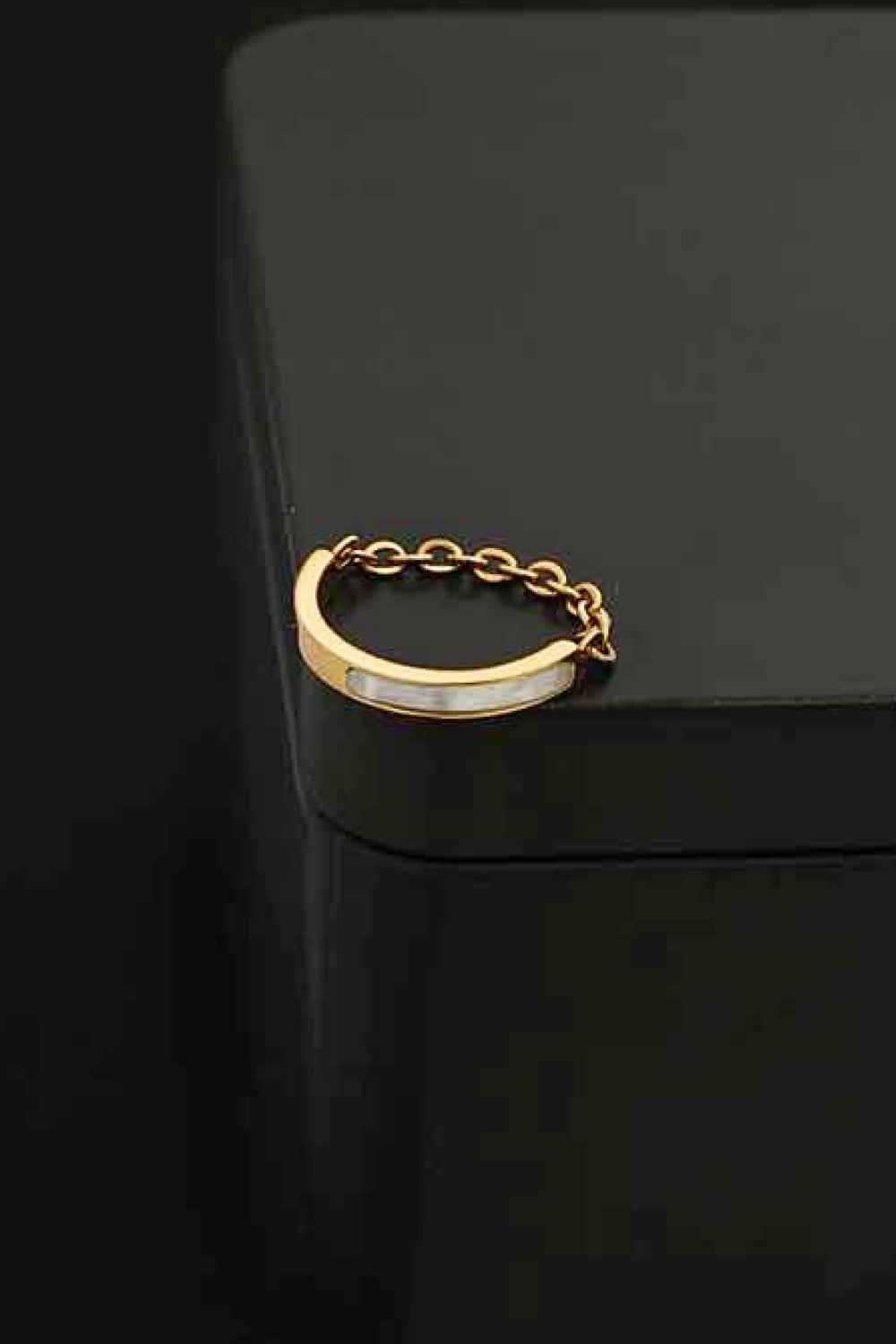 Chain-Link Gold-Plated Ring in White