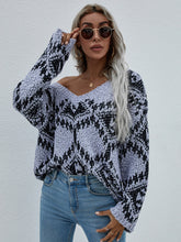 Load image into Gallery viewer, Geometric Print Chunky Knit Sweater
