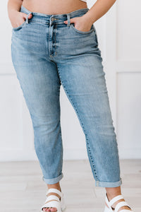 Judy Blue Ruby Full Size Mid-Rise Bleach Wash Boyfriend Jeans