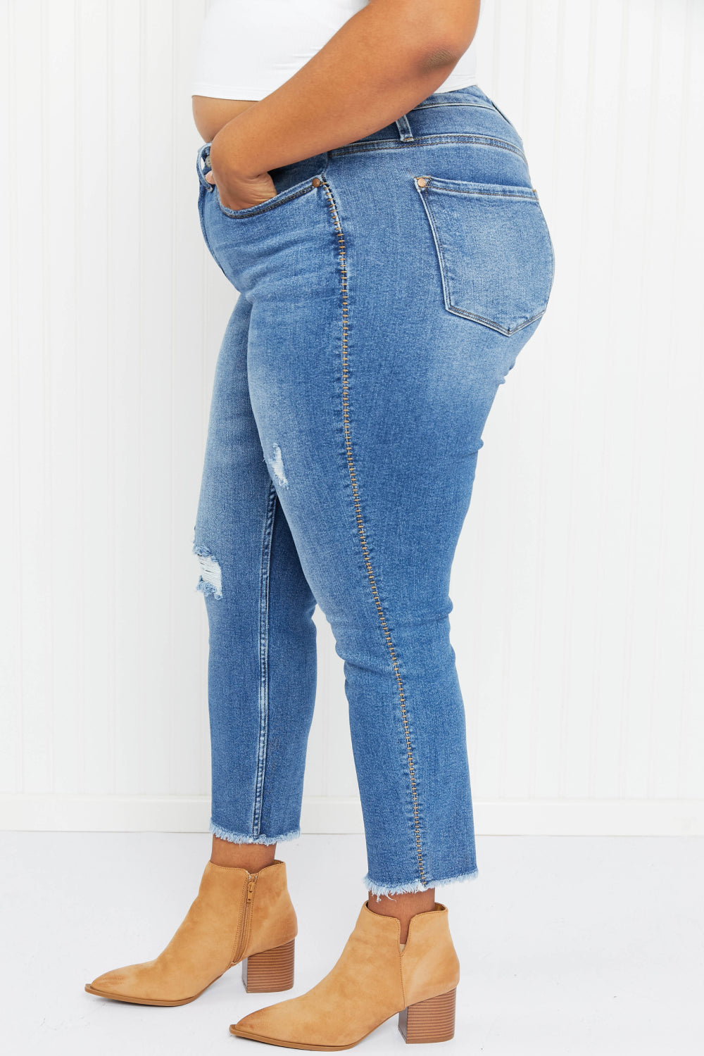 Judy Blue Cora Full Size Howdy Embroidery Boyfriend Jeans