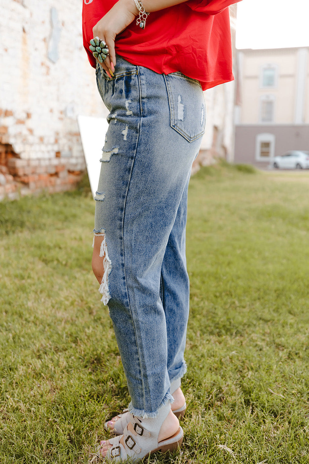 Distressed Frayed Hem Jeans