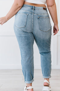 Judy Blue Ruby Full Size Mid-Rise Bleach Wash Boyfriend Jeans