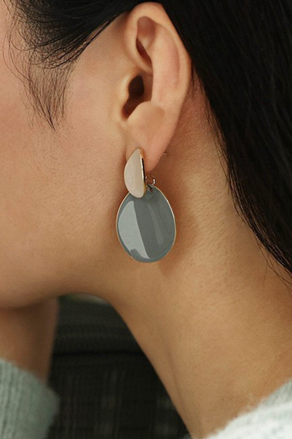 Contrast Layered Drop Earrings