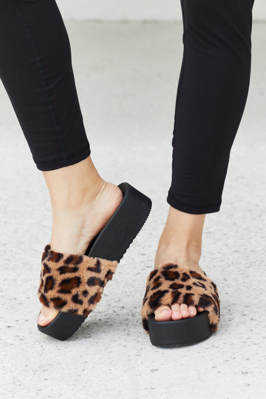 Qupid Feeling Good Leopard Faux Fur Platform Slide Sandals