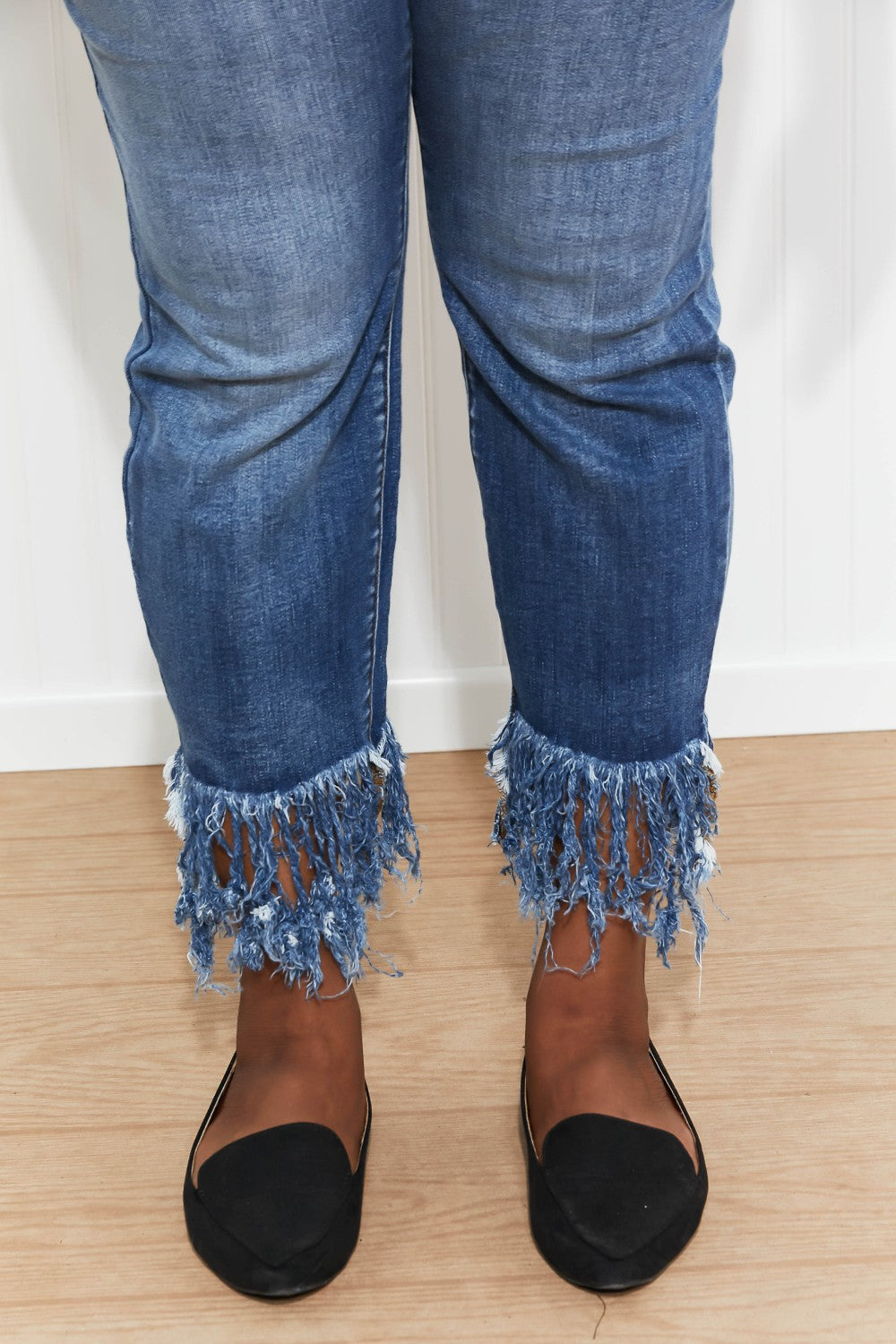 Judy Blue Alex Full Size Frayed Hem Relaxed Jeans