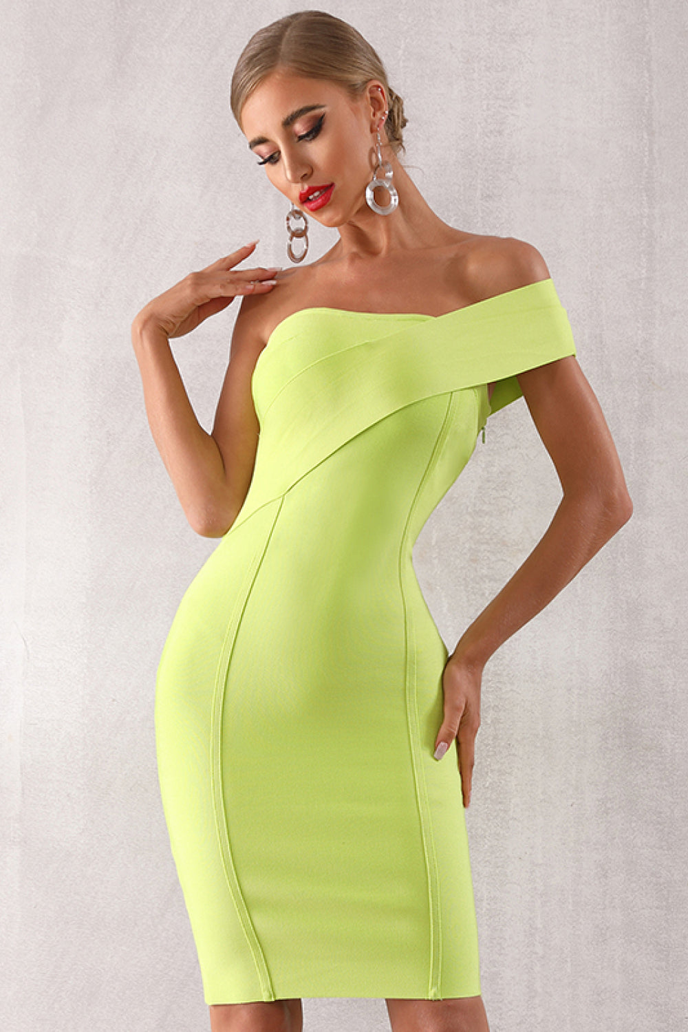 Solid Color One Shoulder Dress