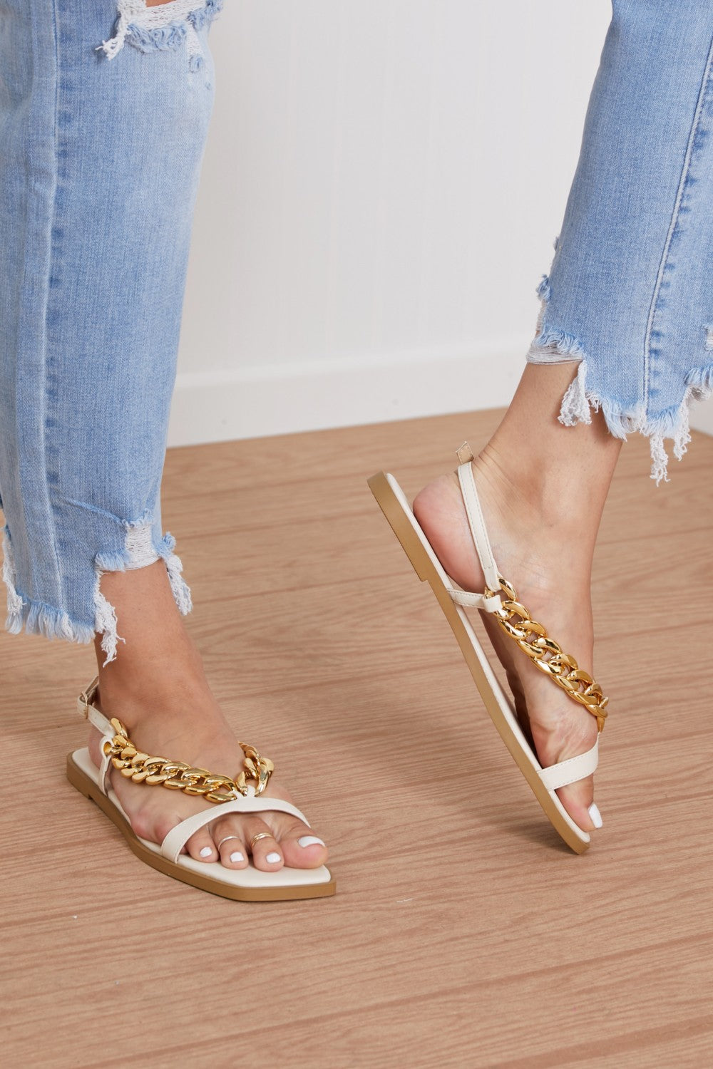 Fortune Dynamic Take A Chance Chain Detail Sandals