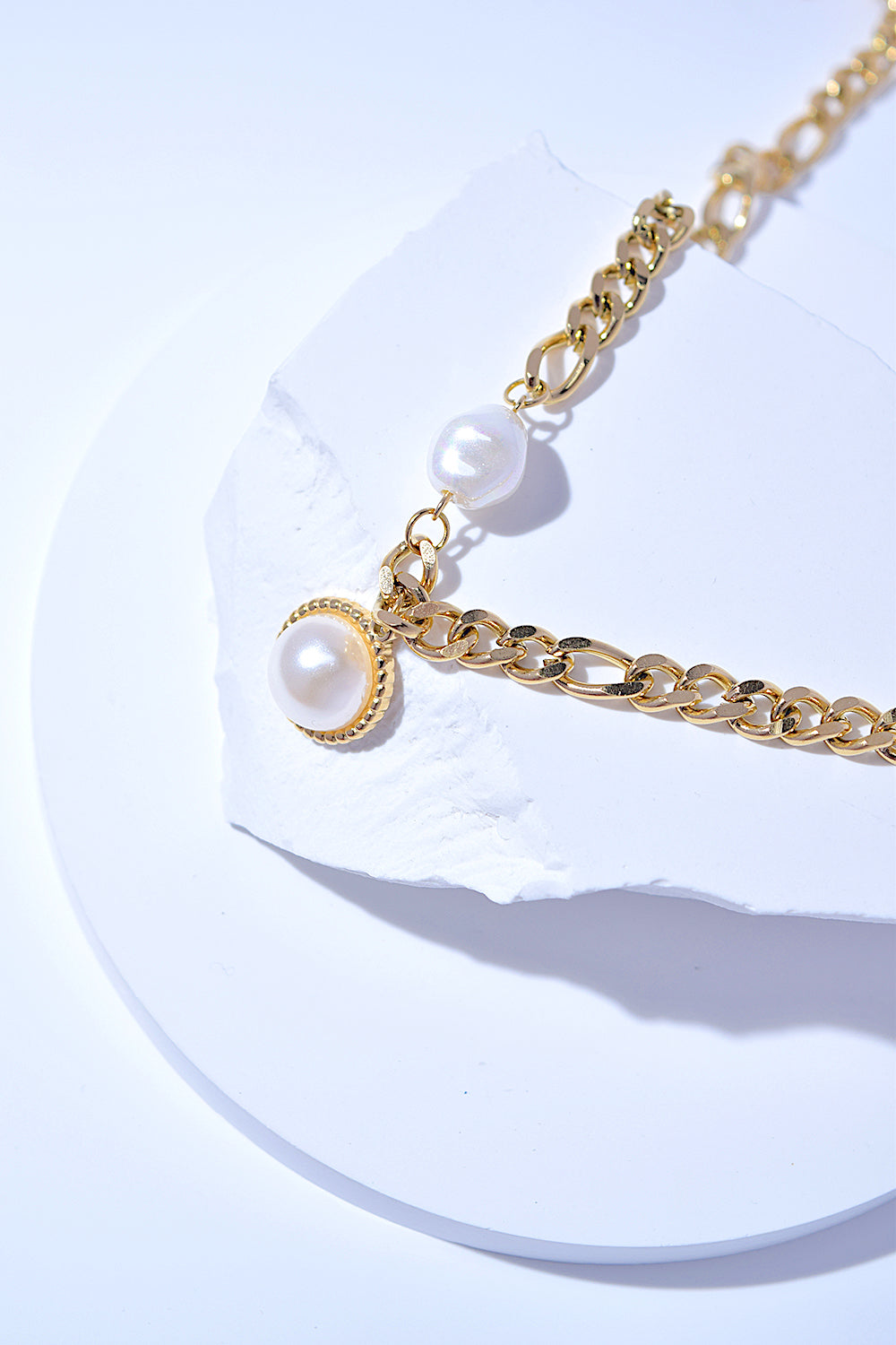 Faux Pearl Pendant Curb Chain Link Necklace