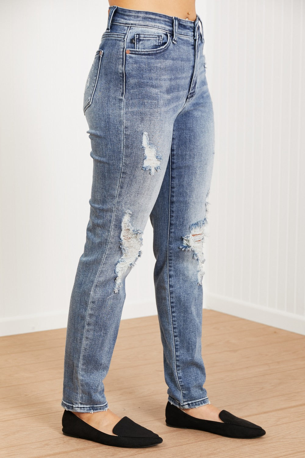 Judy Blue Gracie Full Size Mid-Rise Distressed Boyfriend Jeans