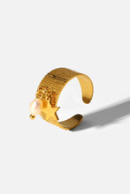 Load image into Gallery viewer, Gold-Plated Open Ring with Star Charm
