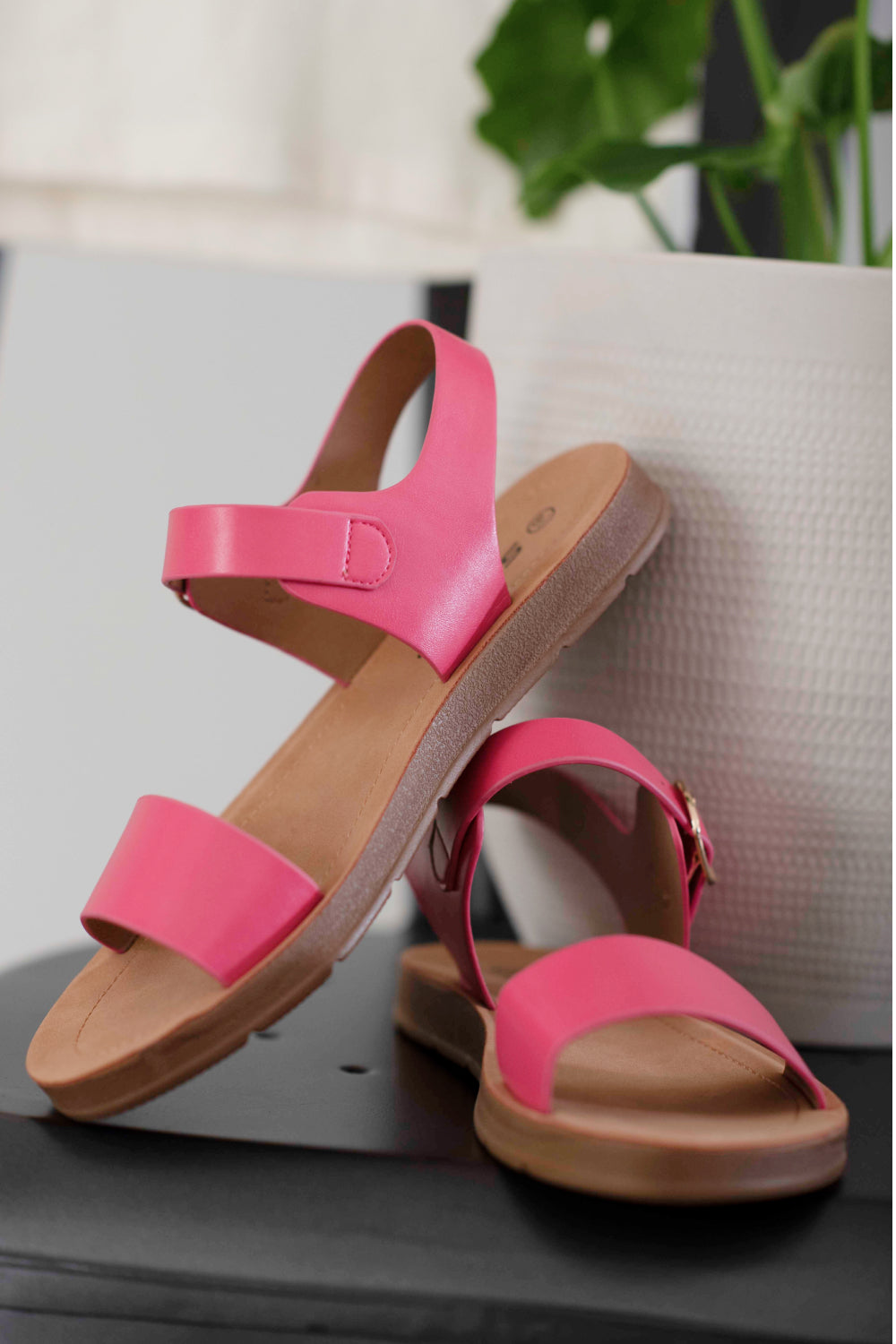 SODA Great Insight Buckle Sandals