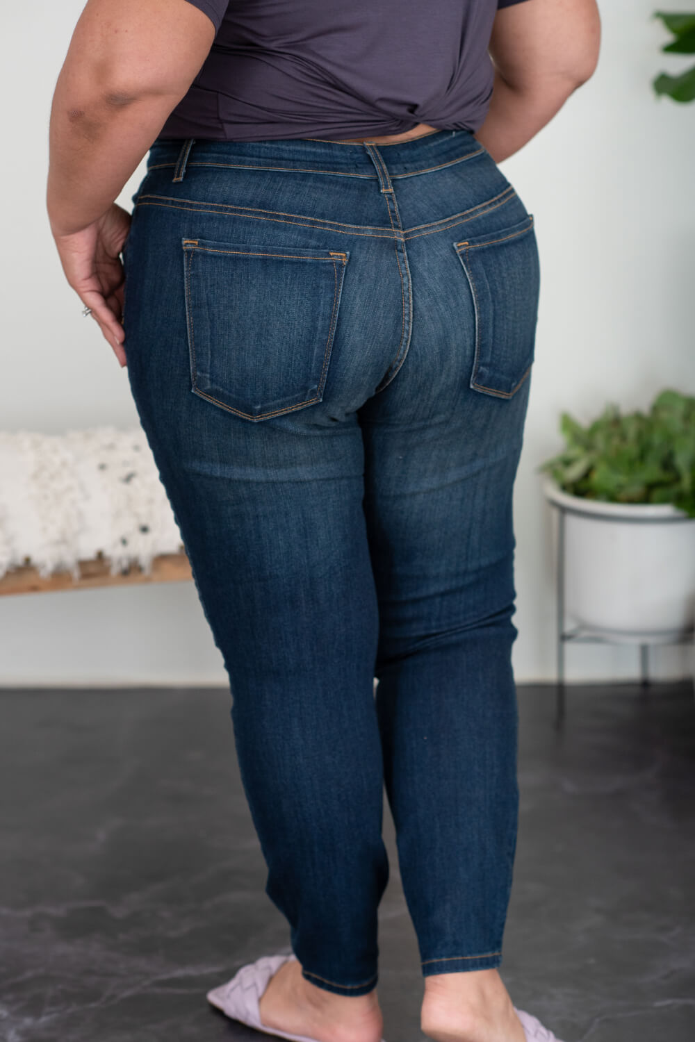 Judy Blue Laurie Full Size Mid-Rise Relaxed Jeans with Handsanding