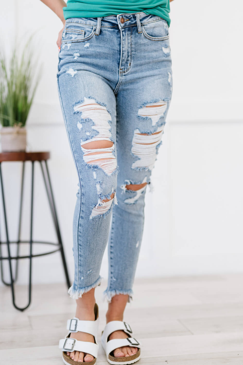 Judy Blue Beth Full Size High-Rise Distressed Skinny Jeans