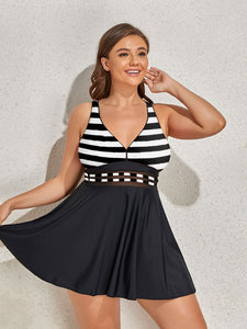 Plus Size Contrast Sweetheart Neck Swim Dress and Bottoms Set