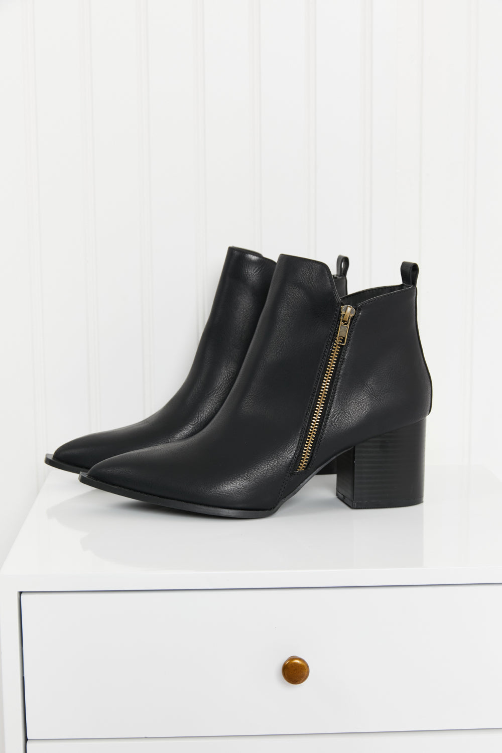 Qupid Sweet Aroma Zip-Up Pointed Toe Ankle Booties