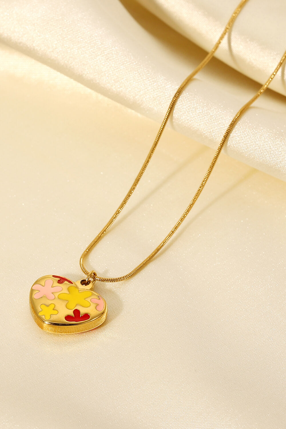 Floral Heart Shape Pendant Chain Necklace