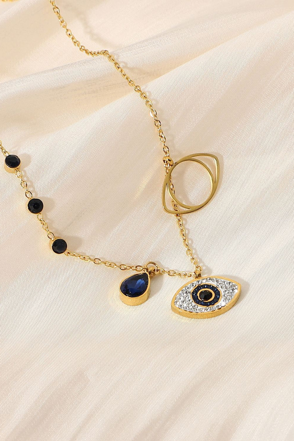 Eye Pendant Necklace