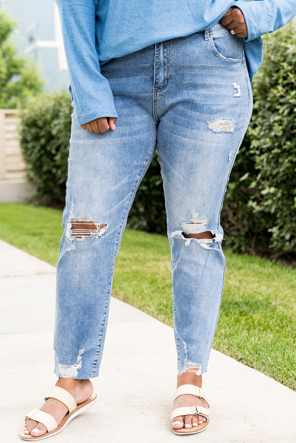 Plus Size Distressed Jeans with Pockets