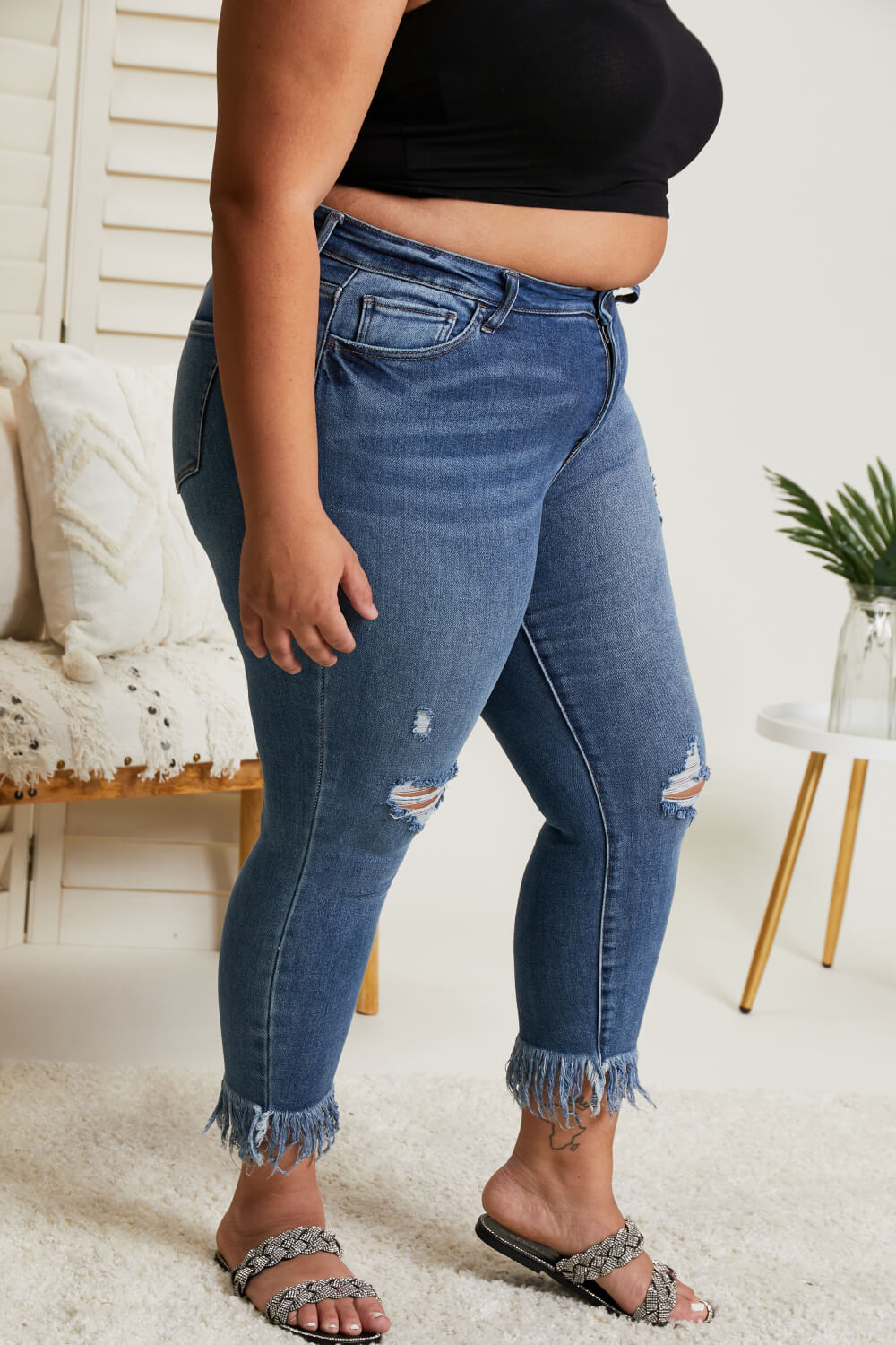 Cello Nicole Full Size Frayed Hem Cropped Jeans