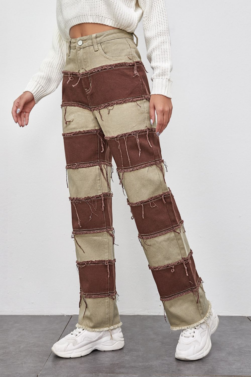 Two-Tone Frayed Trim Straight Leg Jeans