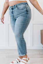 Load image into Gallery viewer, Judy Blue Ruby Full Size Mid-Rise Bleach Wash Boyfriend Jeans
