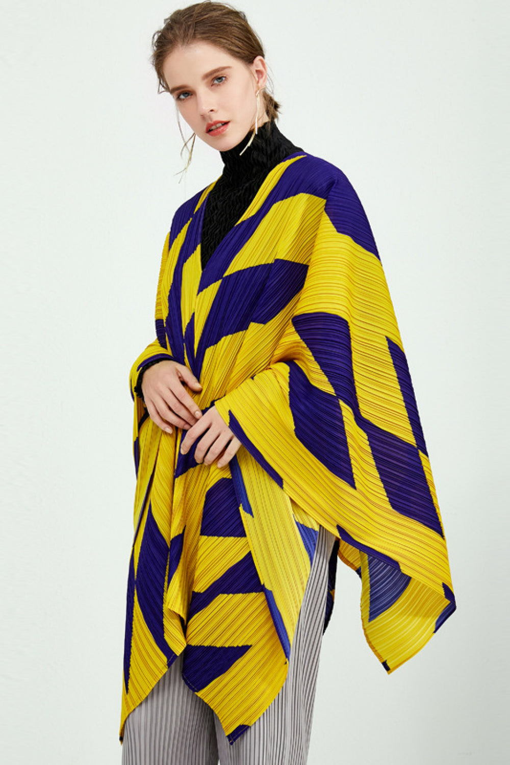 Two-Tone Accordion Pleated Slit V-Neck Poncho