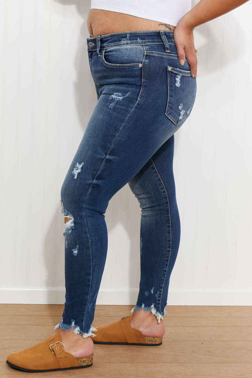 Judy Blue Winnie Full Size Mid-Rise Destroyed Skinny Jeans