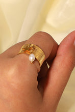 Load image into Gallery viewer, Gold-Plated Open Ring with Star Charm
