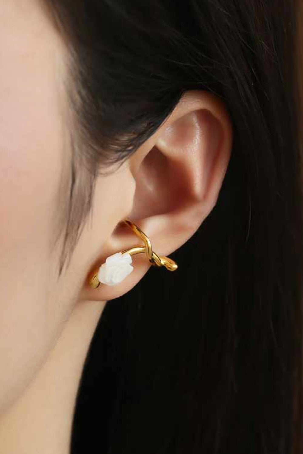 Shell Flower Twisted Clip-On Earrings