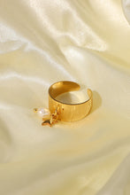 Load image into Gallery viewer, Gold-Plated Open Ring with Star Charm
