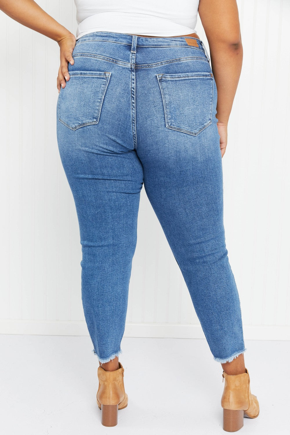 Judy Blue Cora Full Size Howdy Embroidery Boyfriend Jeans