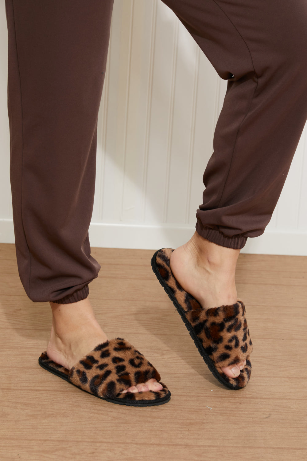 Qupid Movie Nights Leopard Faux Fur Slide Slippers